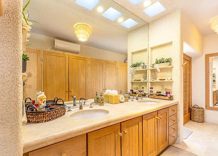 Holiday home Chic 5br Oceanview With Pool In Pedregal Cabo San Lucas