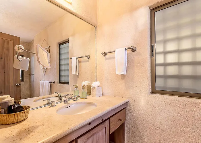 Holiday home Chic 5br Oceanview With Pool In Pedregal *